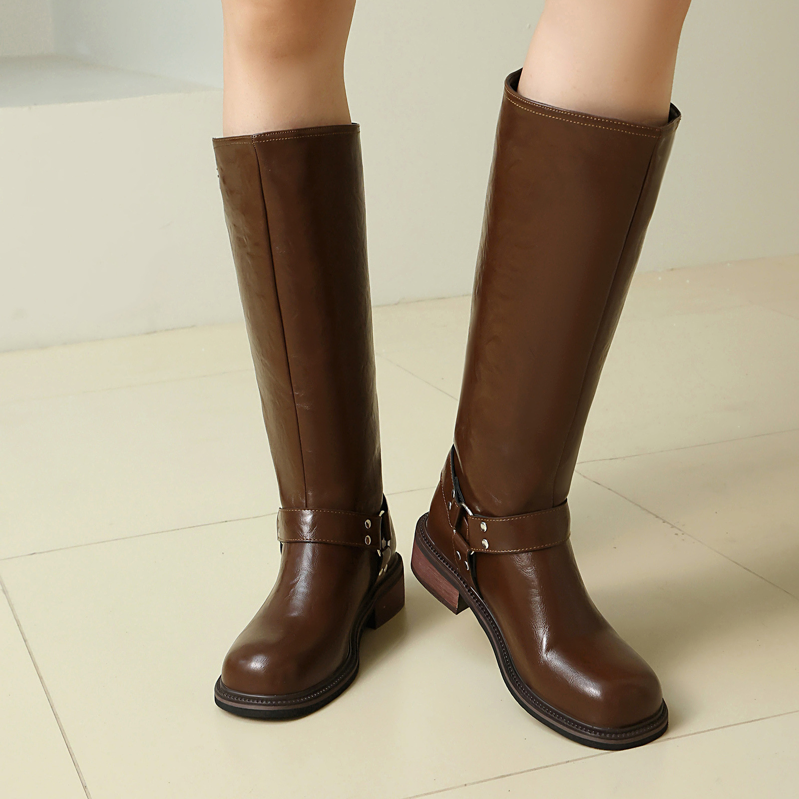 c7c975a3a34a4b0d9fba9a14b0033b20-goods.jpeg Unisex Western Style Round Toe Casual Boots - Image 1